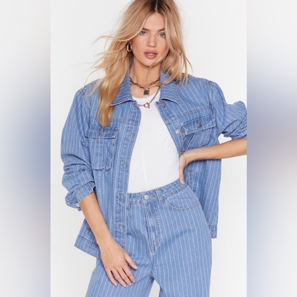 NastyGal Lightwash Pinstriped Oversized Denim Jacket Size 6 - Picture 1 of 16